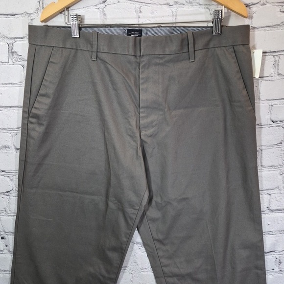 GAP CLASSIC STRAIGHT FIT KHAKIS CHINO MEN SIZE 36X36 Gray NWT - Picture 2 of 13